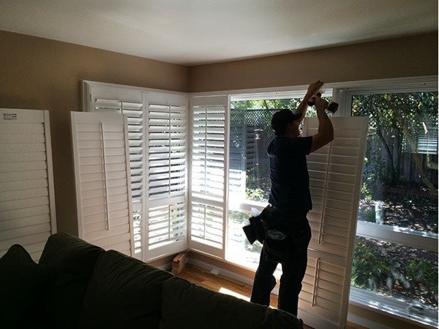 Hunter Douglas Dealer Image
